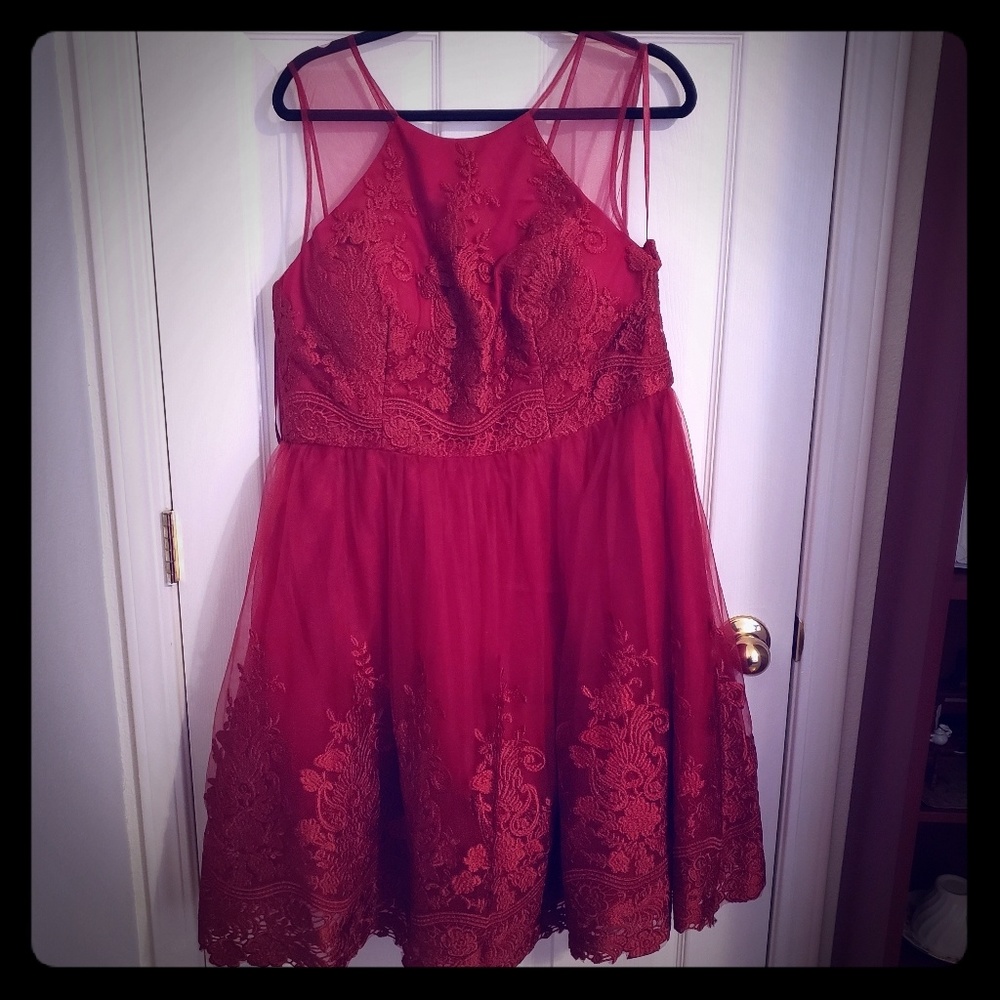 Chi Chi London Radiant Reunion Lace Dress